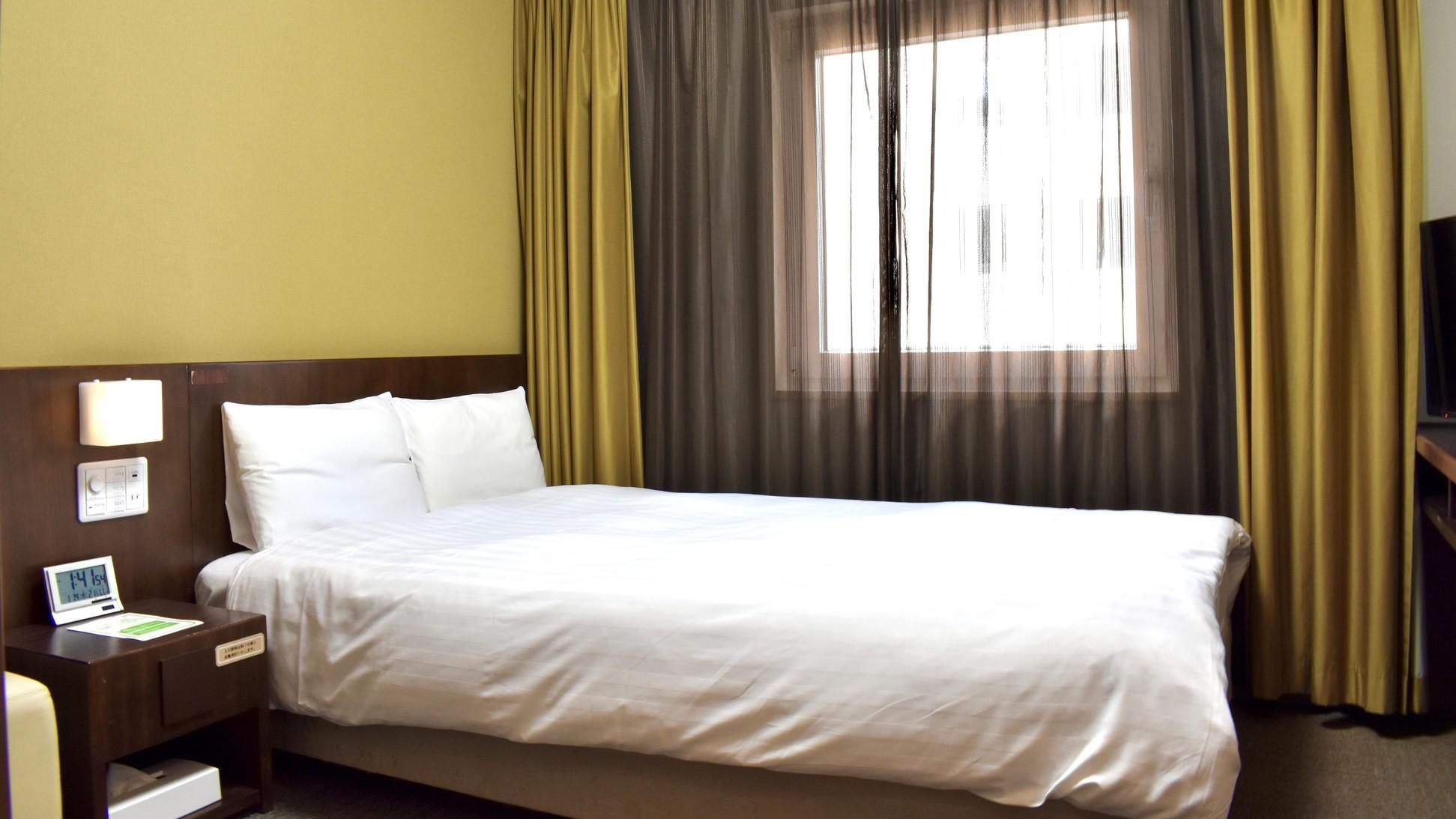 Semi Room, Semi Double Bed, Smoking