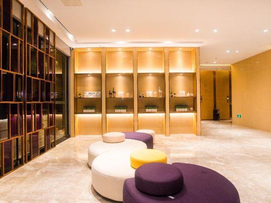 Lavande Hotels 25/30
