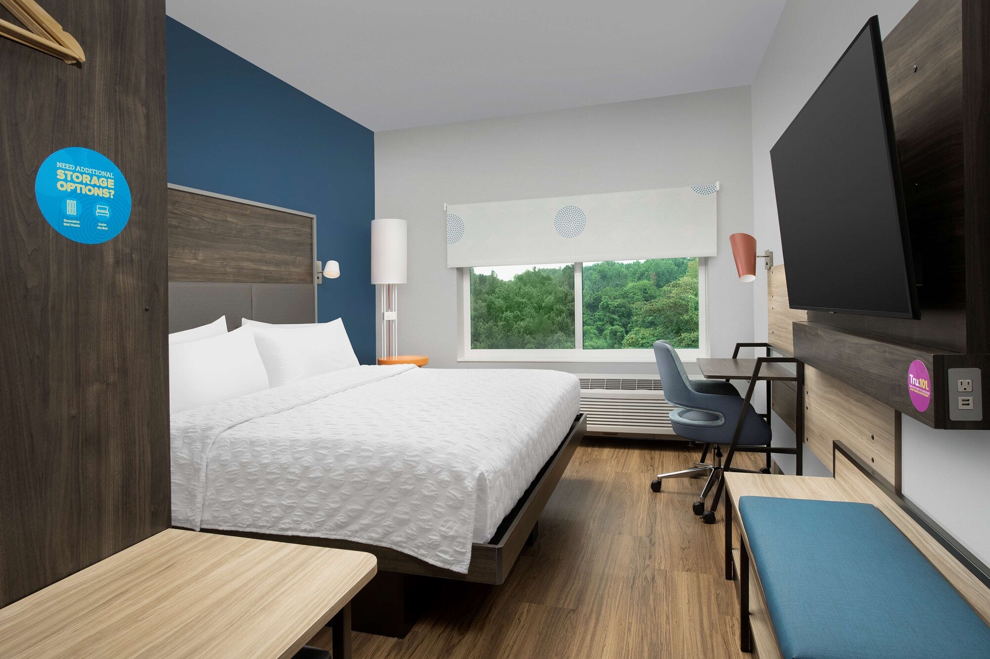 ROOM, KING BED