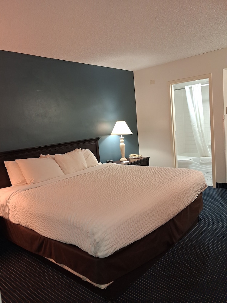 Upgrade, King Bed, Sofa
