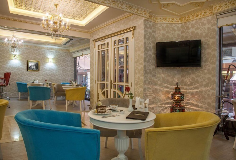 Empire Suite Hotel 23/32