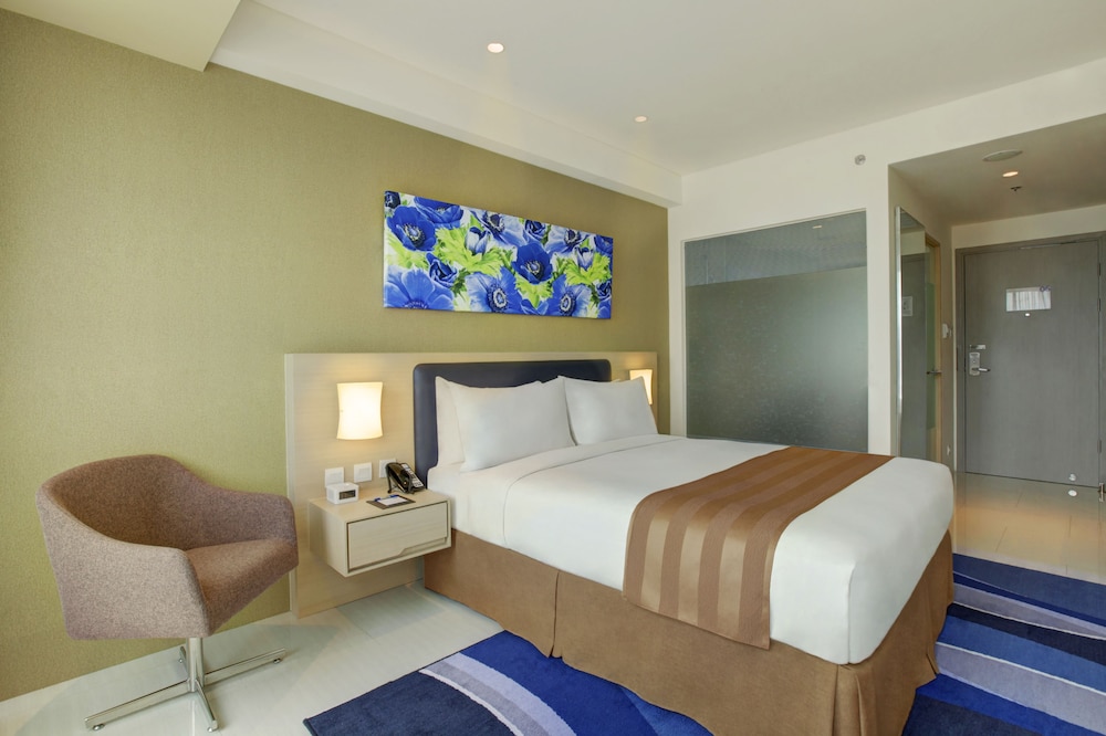 Holiday Inn Express Jakarta International Expo 21/75