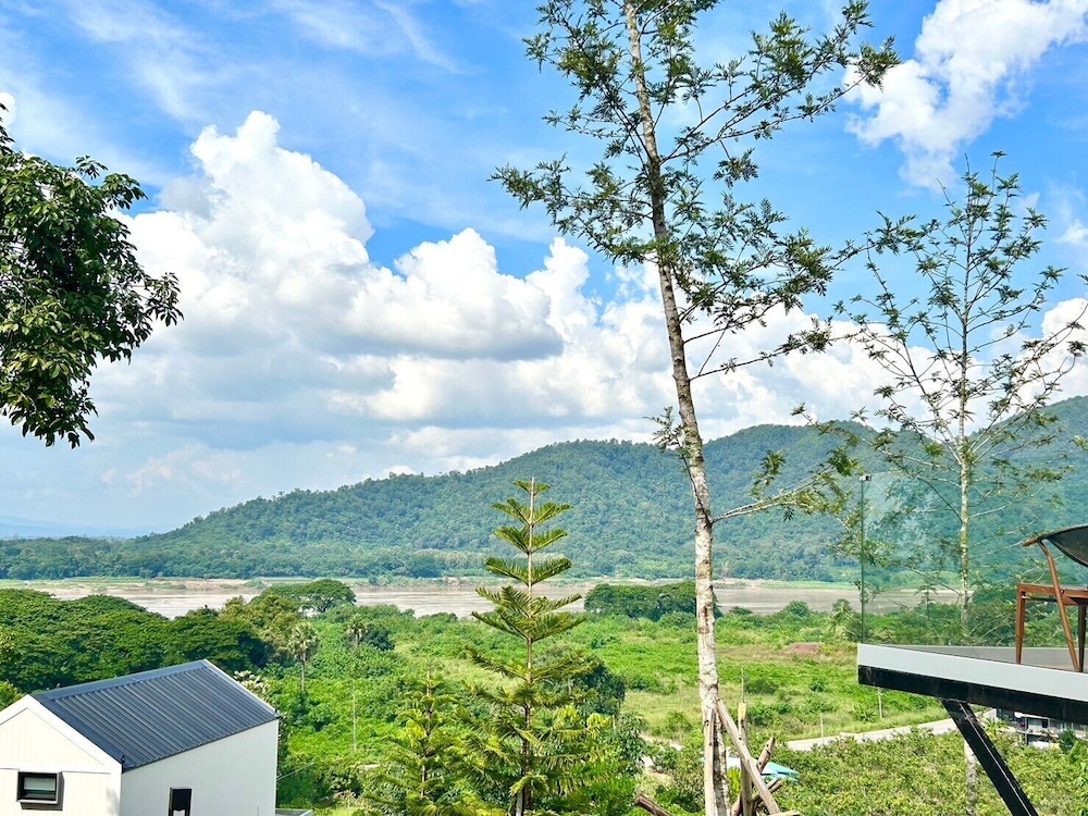 Chiangkhan River Green Hill 37/50