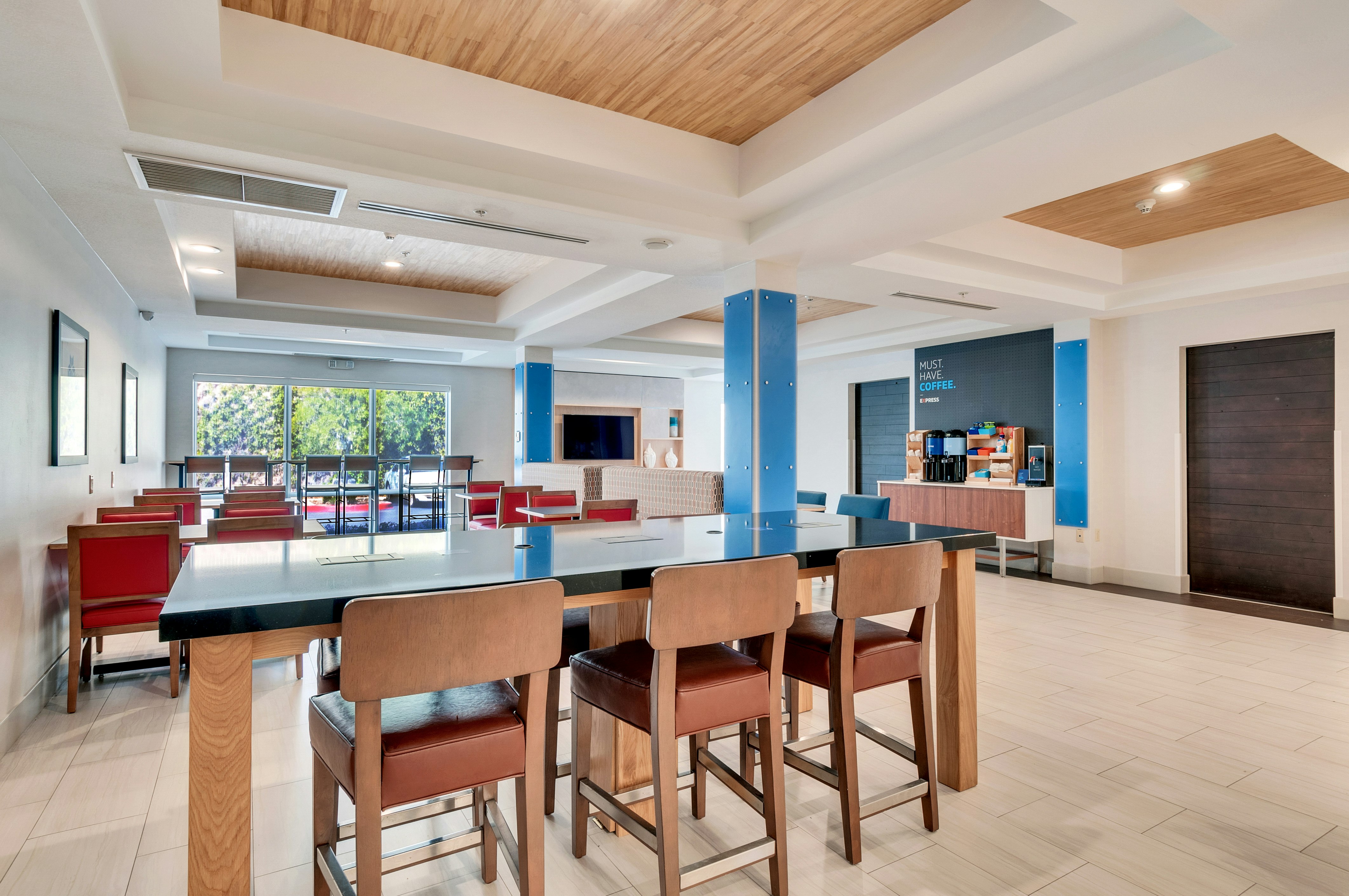 Holiday Inn Express Hotel And Suites Lake Elsinore 45/61