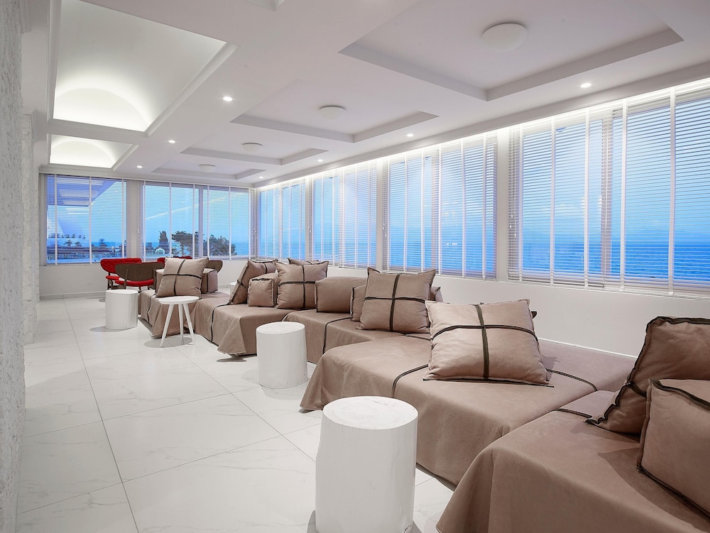 Dimitra Beach Hotel and Suites 57/76