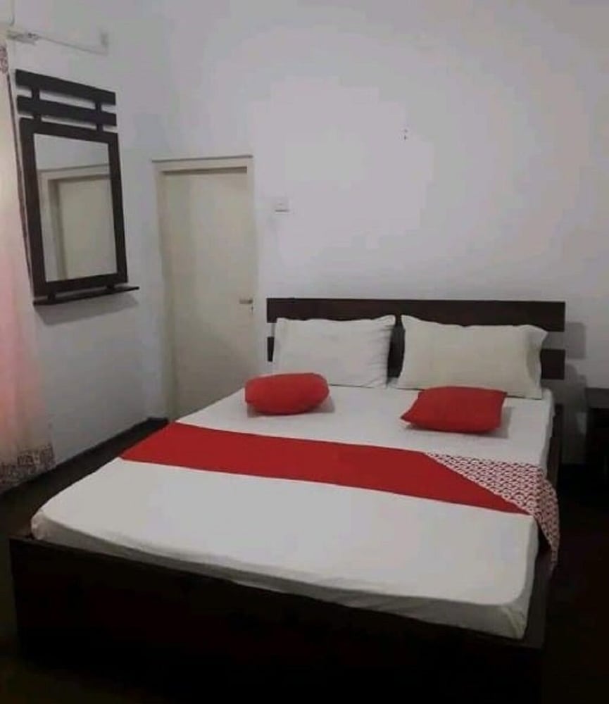 Layathraa Hotel And Restaurant 15/62