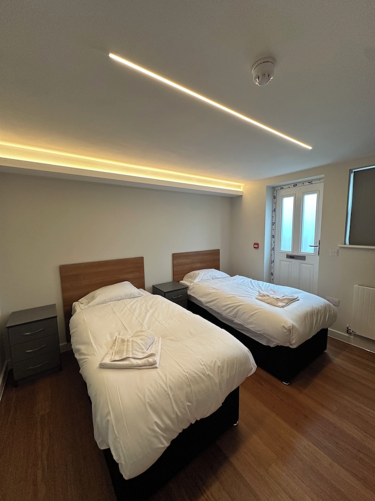 Buckingham Apartment 2/50