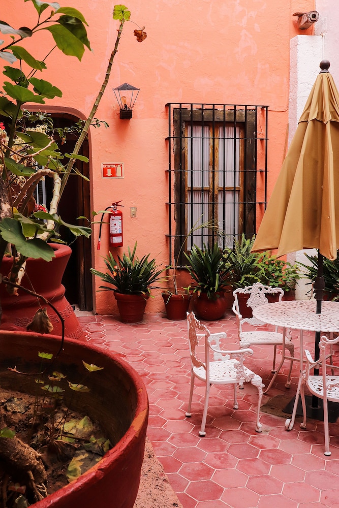 Hosteria Del Frayle 68/69