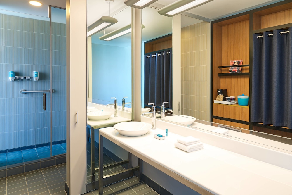 Aloft Plano 11/33