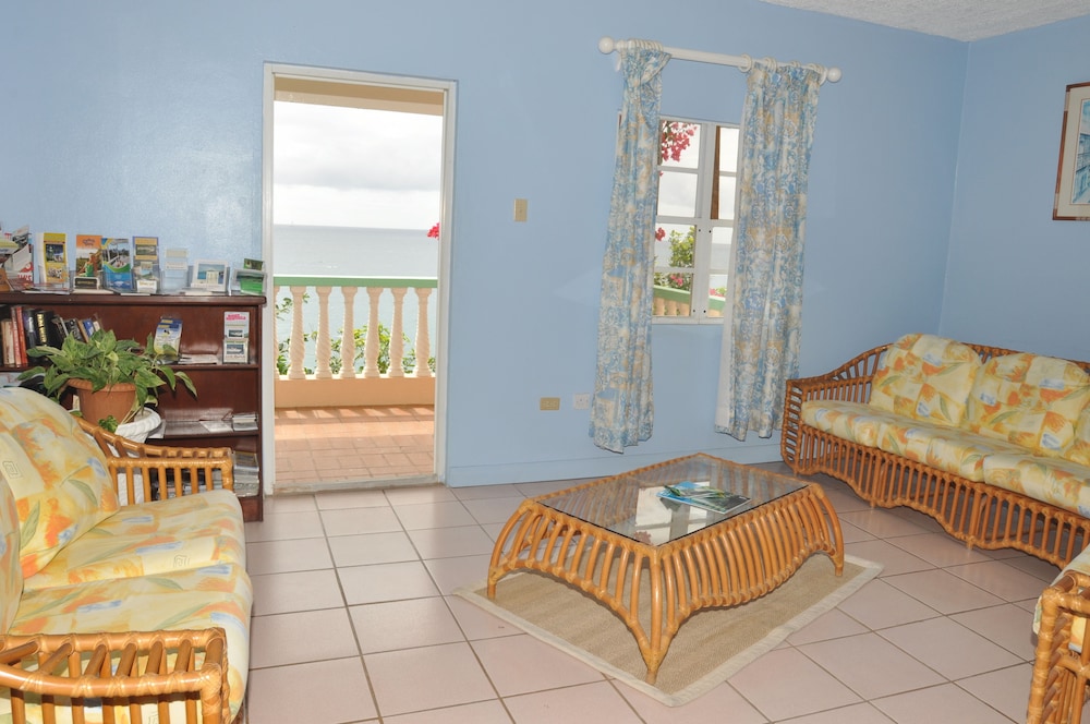 BIRD ROCK BEACH HOTEL 30/47