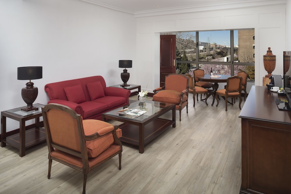 Melia Madrid Barajas 49/75