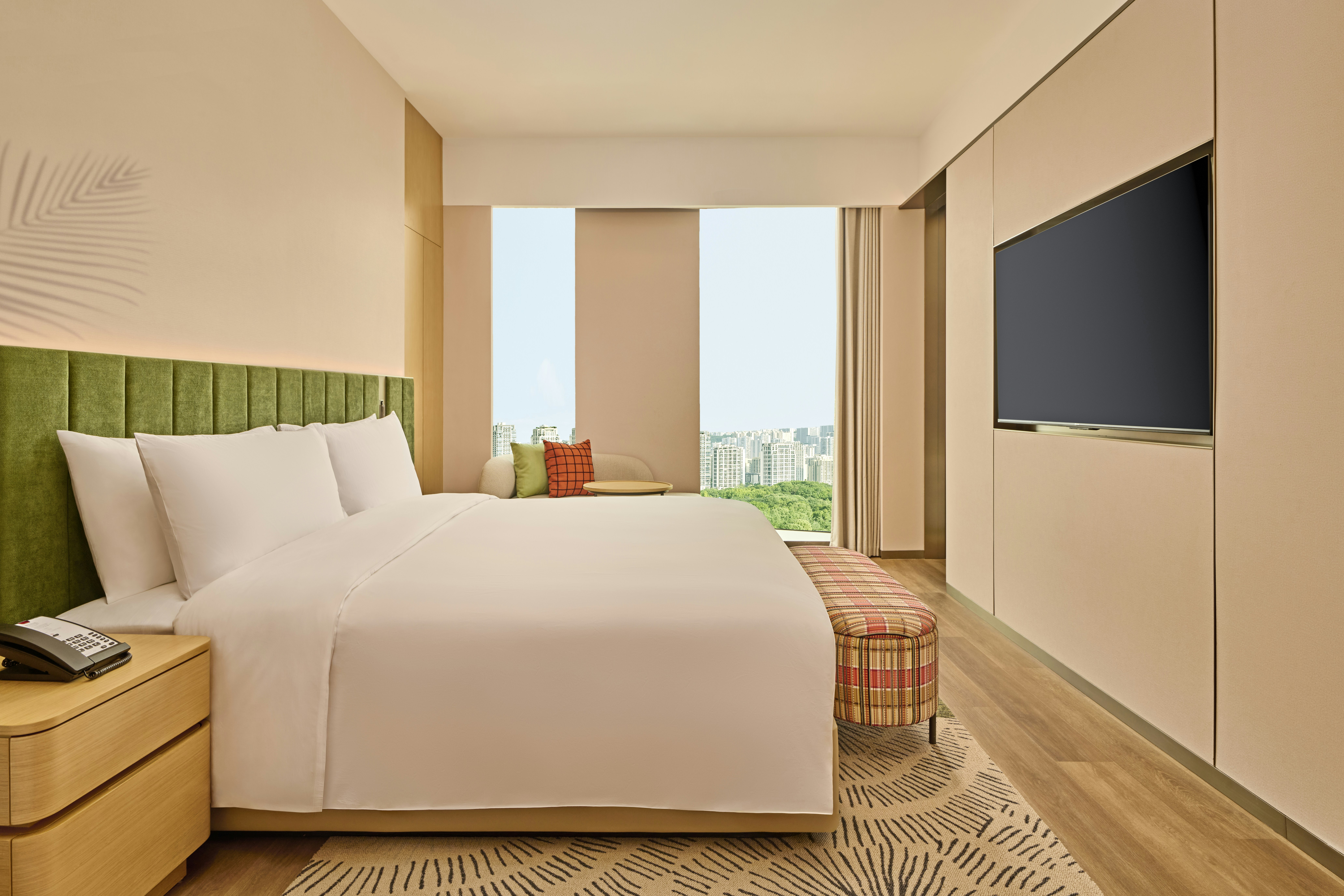 DELUXE, SUITE, KING BED