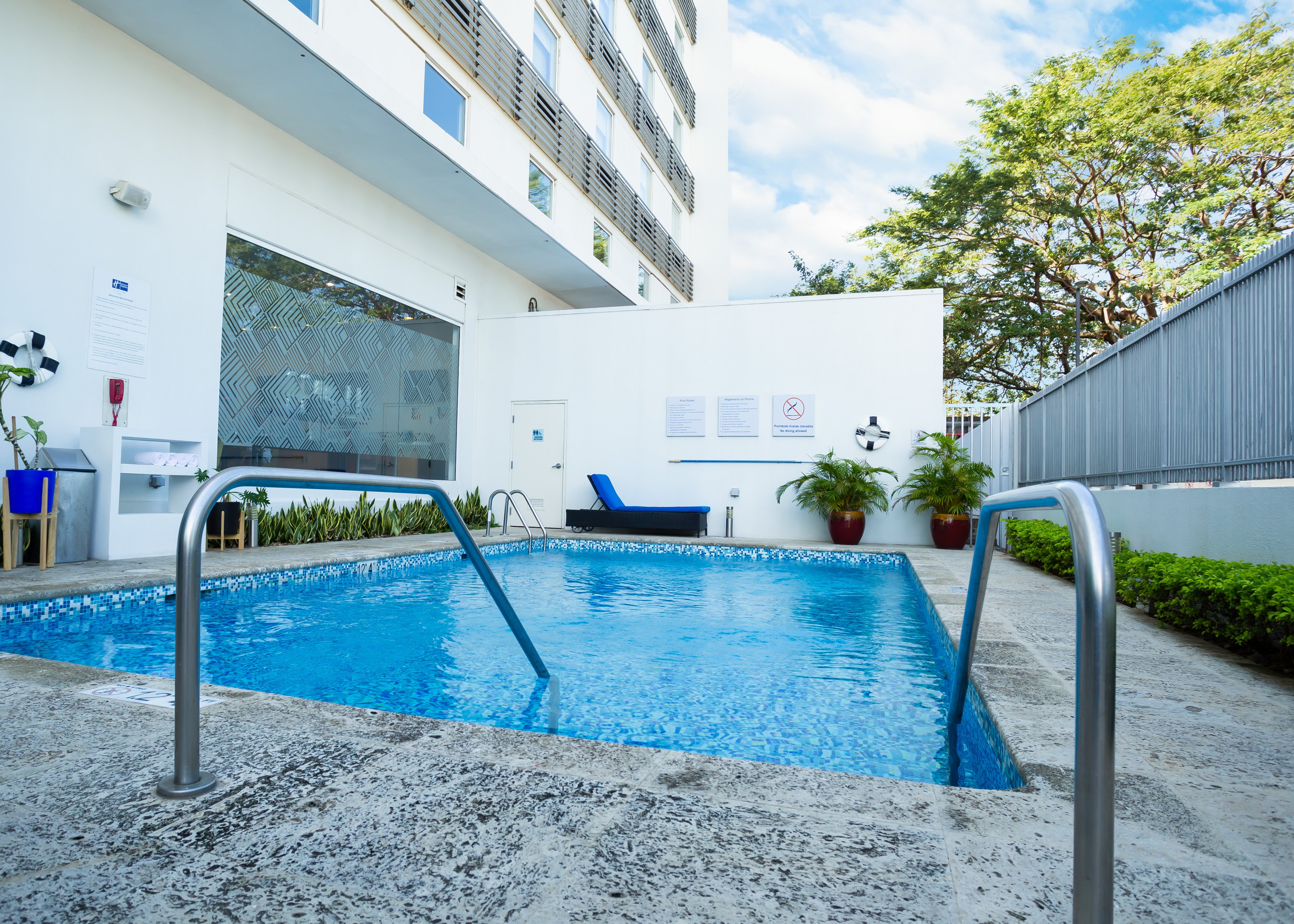 Holiday Inn Express Managua 38/75