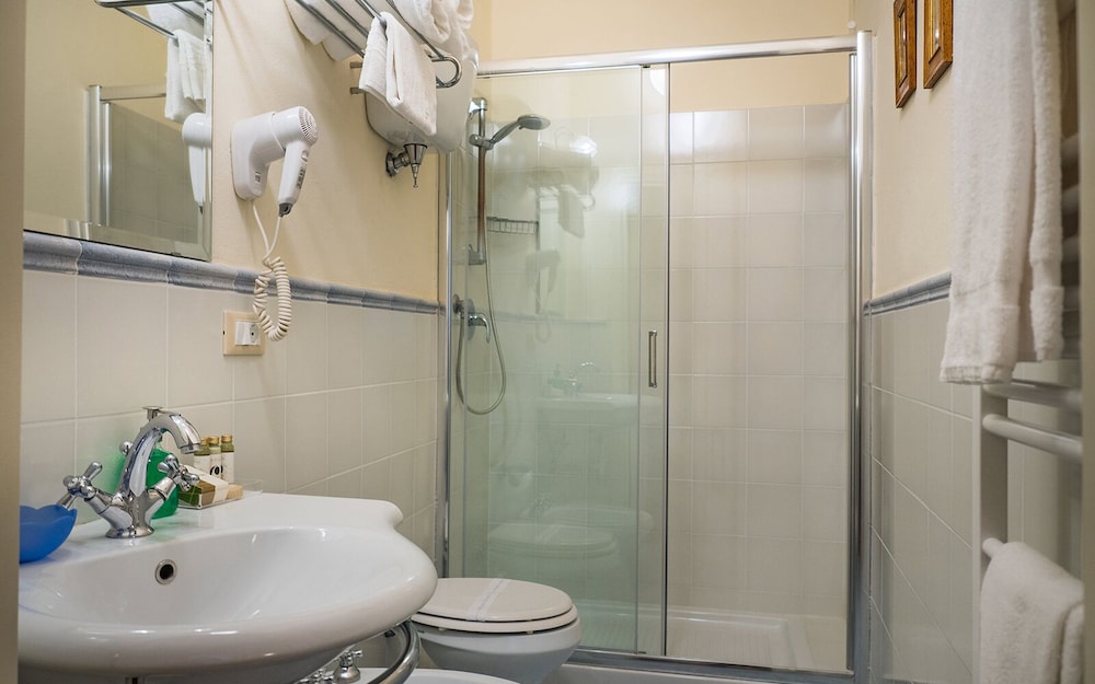 Piccolo Hotel Cortona 42/48