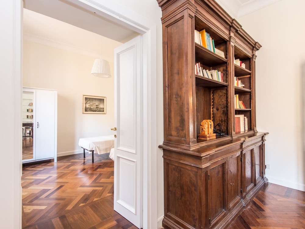 RSH Luxury Vatican Four Bedroom Apartment 4/36