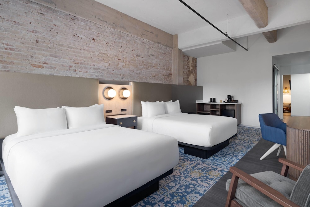FAMILY SUITE, MULTIPLE BEDS, ACCESSIBLE