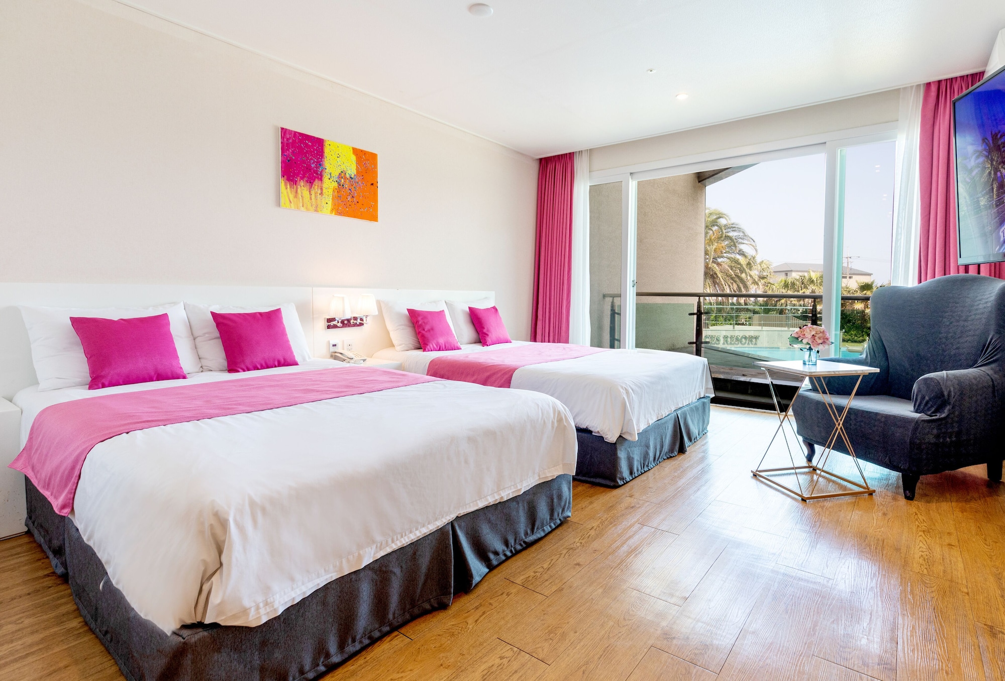 SUPERIOR, TWIN BEDS, GARDEN VIEW