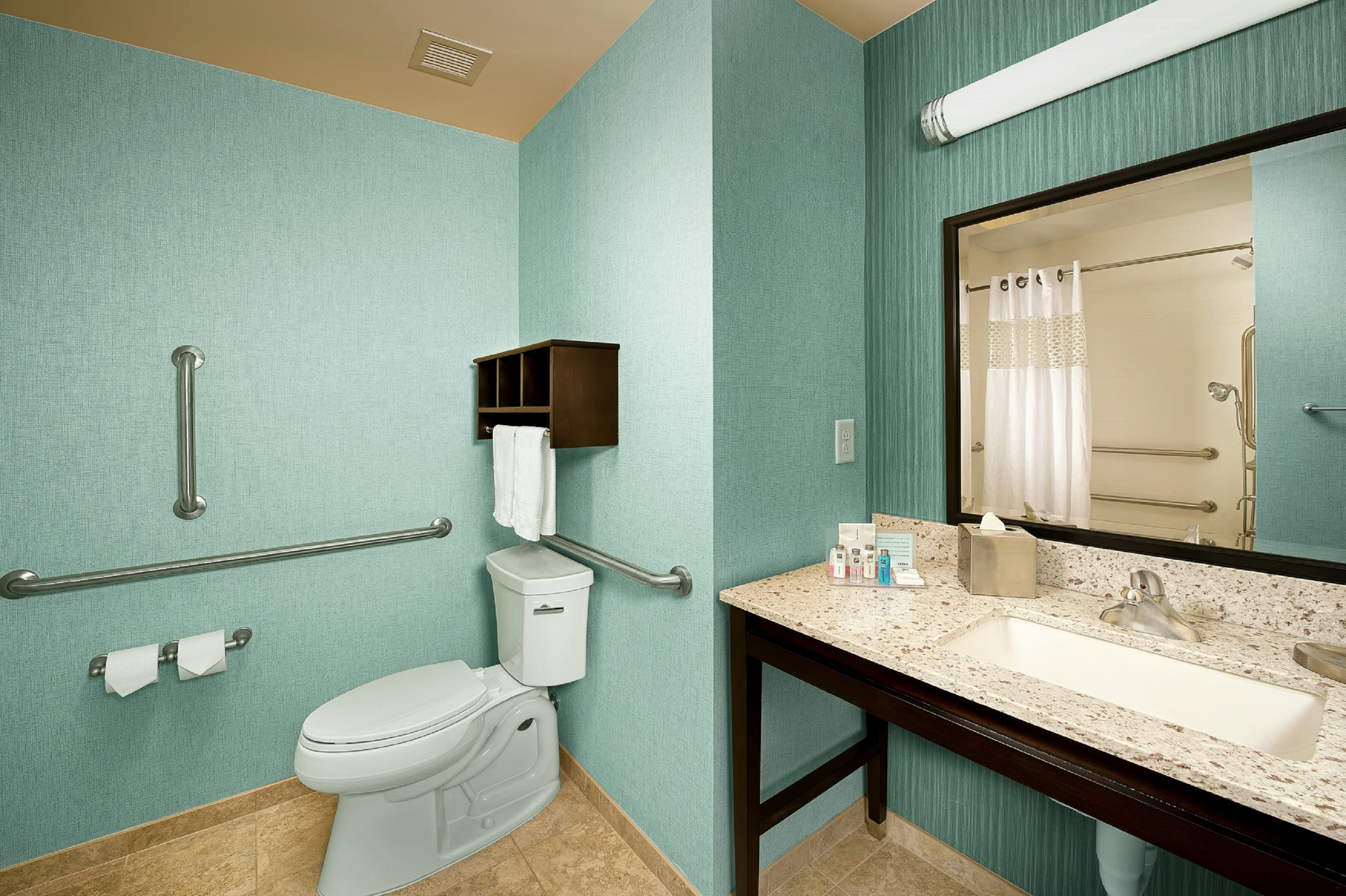 Room, 2 Queen Beds, Accessible, Hampton Inn Pampa 2/2