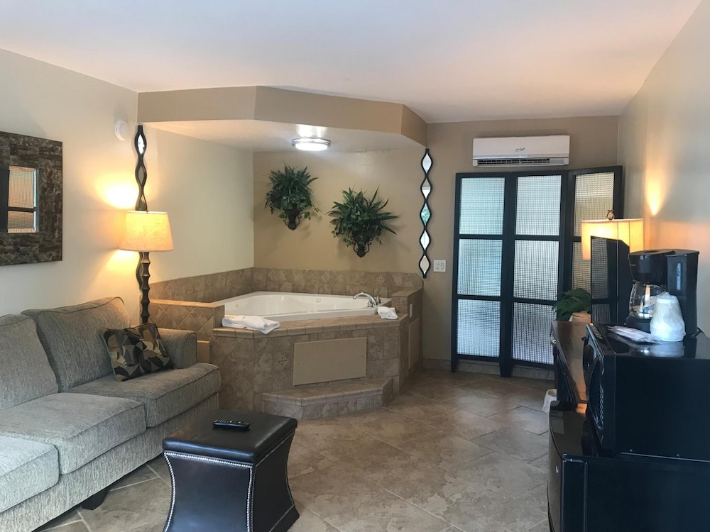 Carmel Inn Suites 27/47