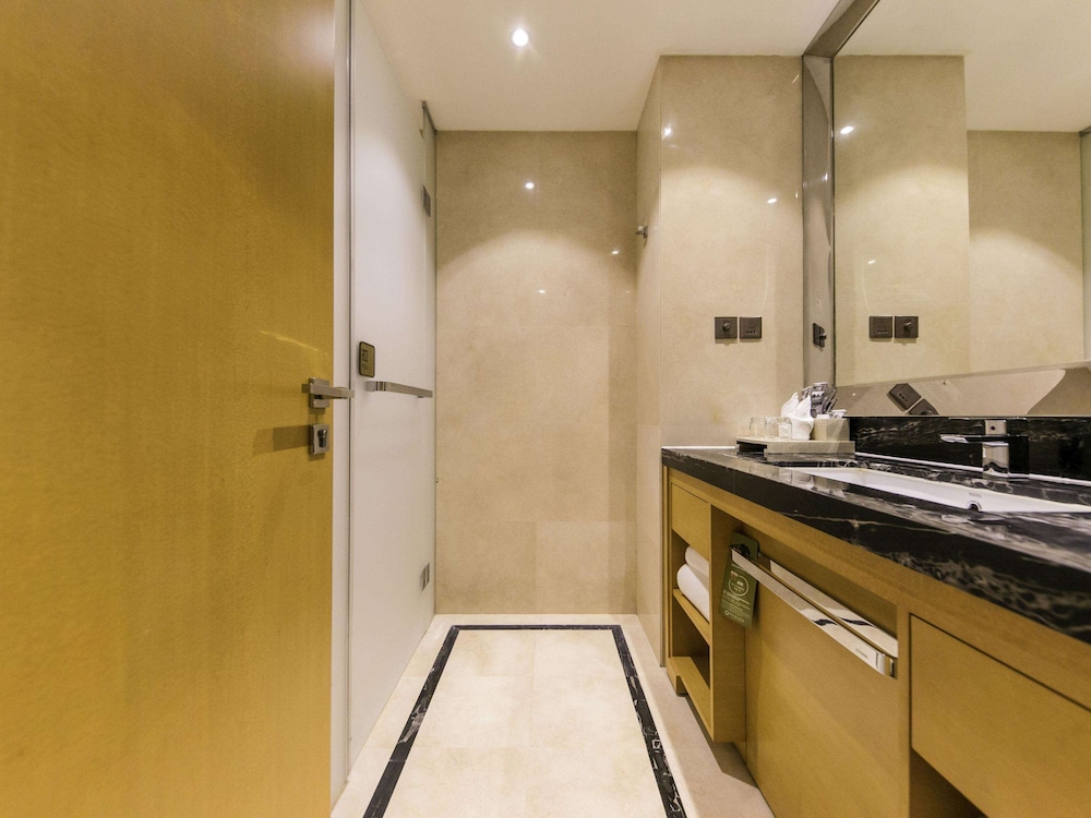 Mercure Beijing Chang An West 42/48