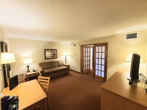 AmericInn by Wyndham Waconia 63/80