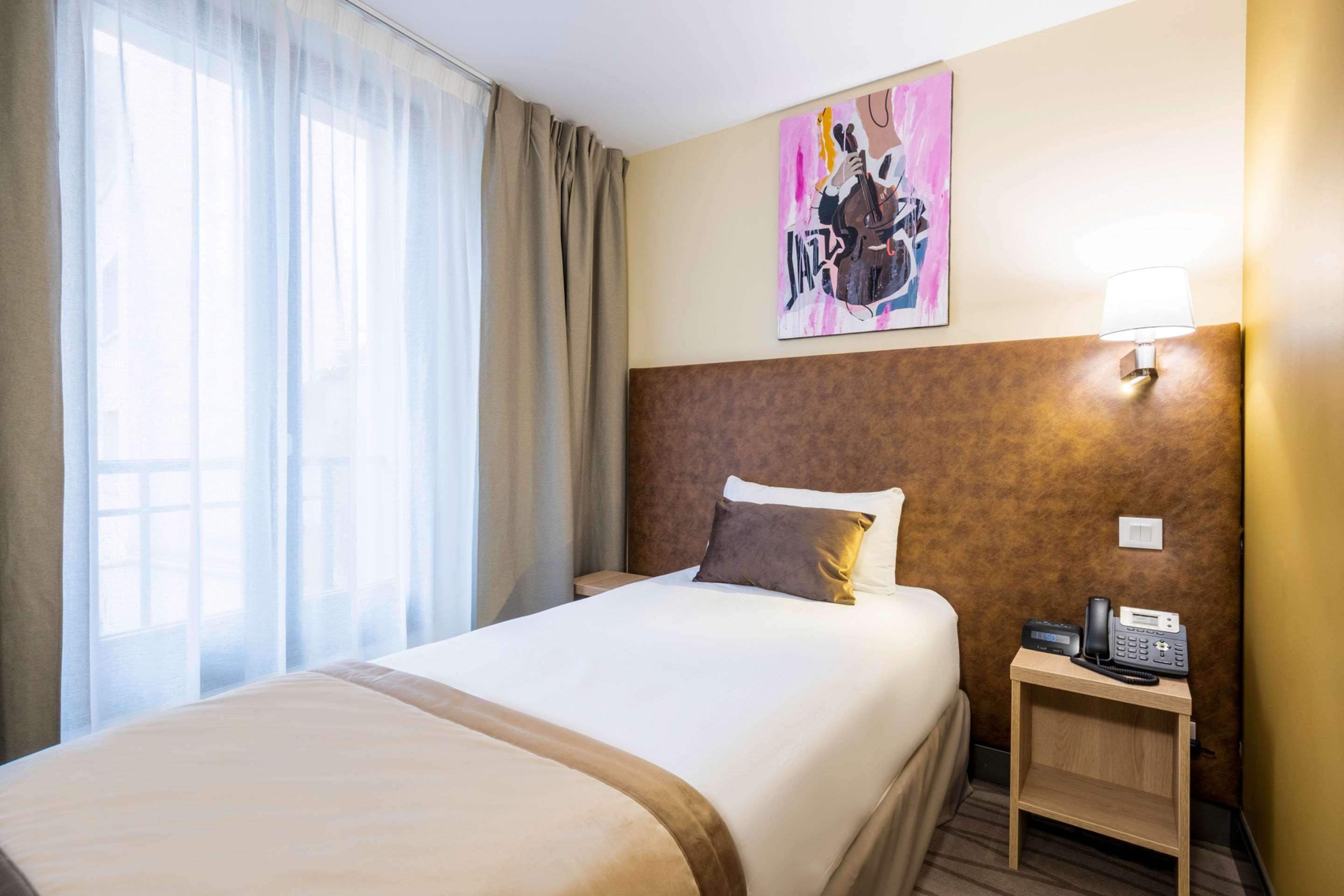 ROOM, SINGLE BED