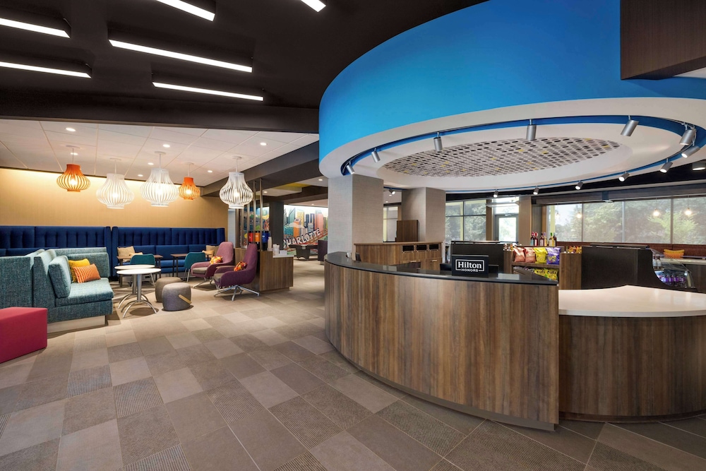 Lobby at Tru by Hilton Charlotte Tyvola I-77, CHARLOTTE - NC