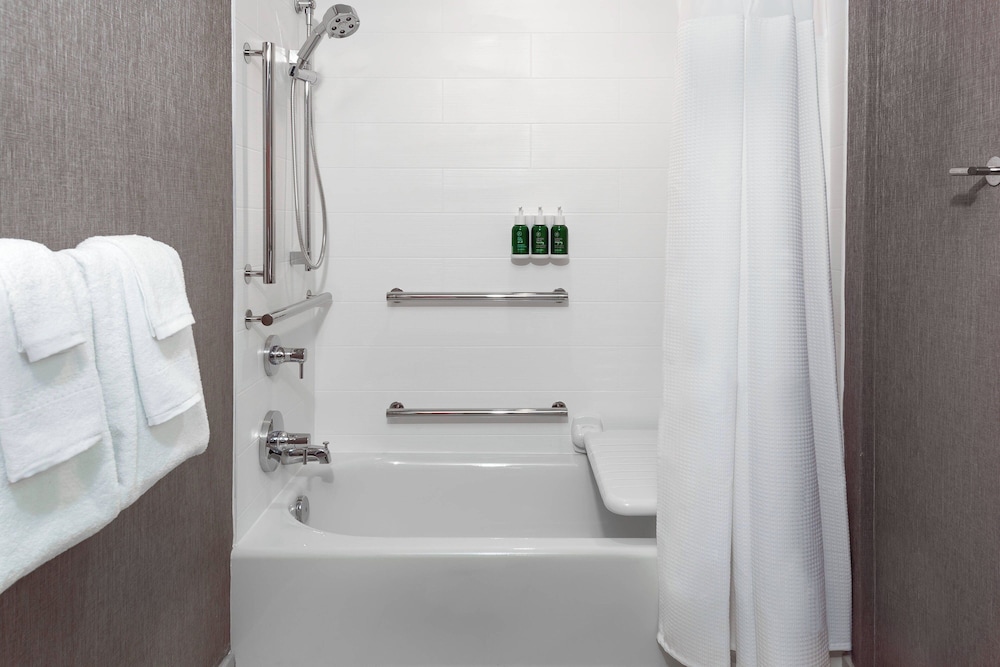 Suite, King Bed, SpringHill Suites by Marriott Lakeland 2/4