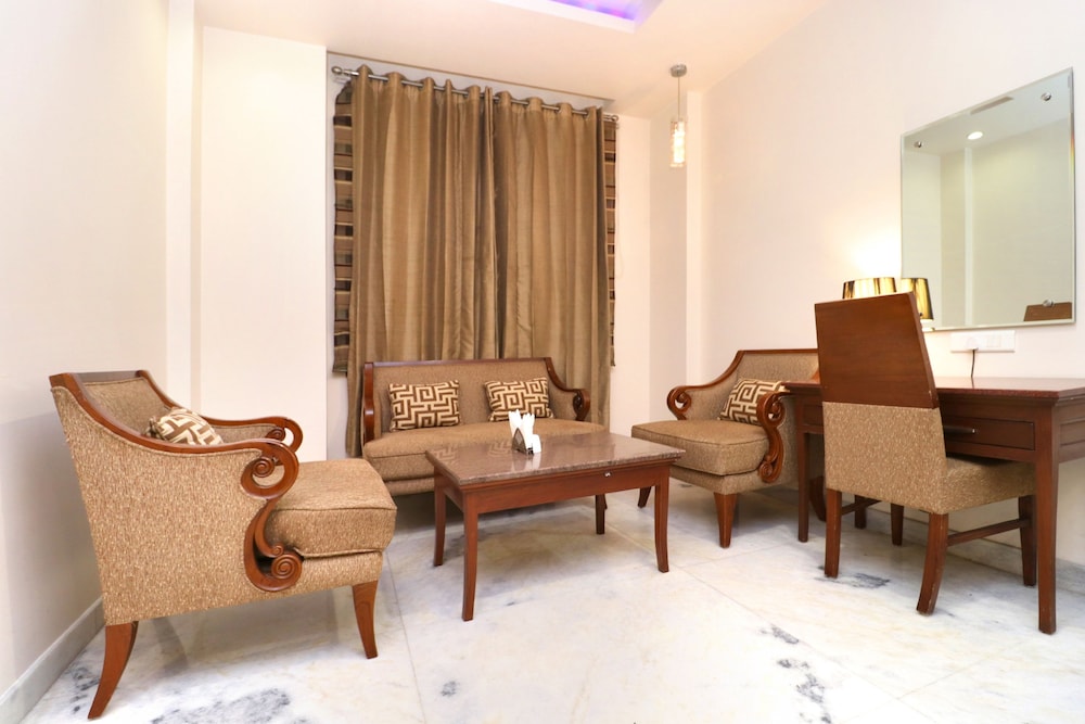 Leela Grande Hotel 26/50