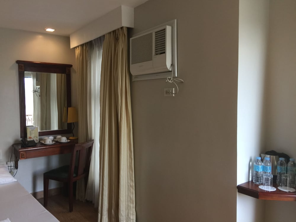 Mj Hotel and Suites 35/35