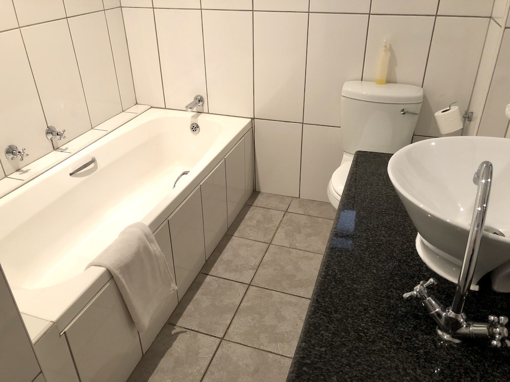 Clubview Guest House 34/40