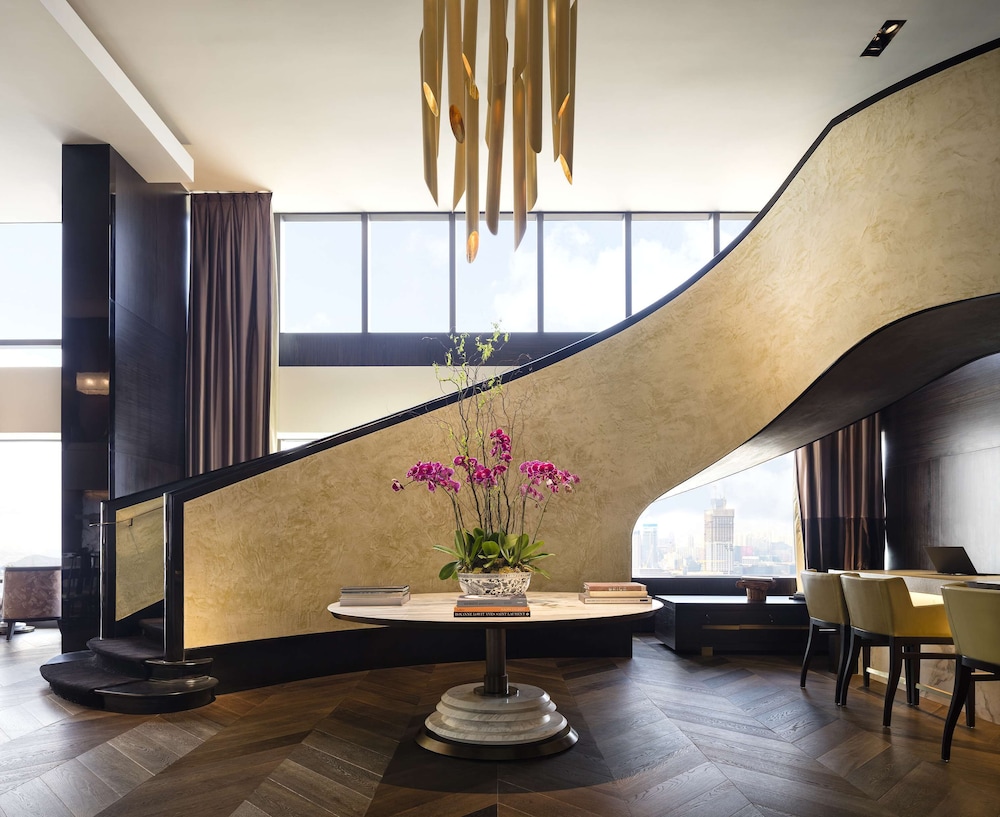 GRAND HYATT HONG KONG 10/69