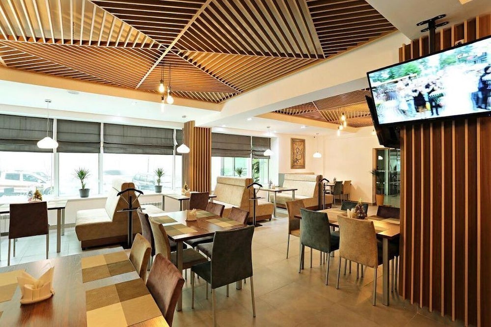 Astra Hotel 34/41