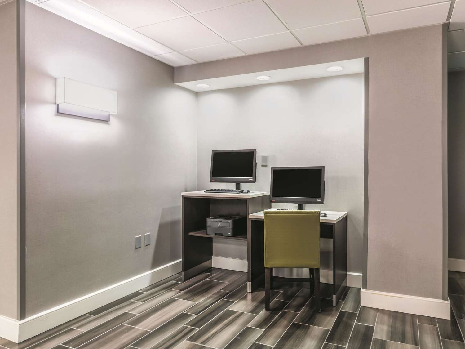 La Quinta Inn Suites By Wyndham Dallas Plano West 39/45