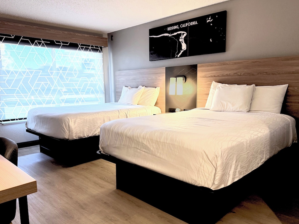 Deluxe, 2 Queen Beds