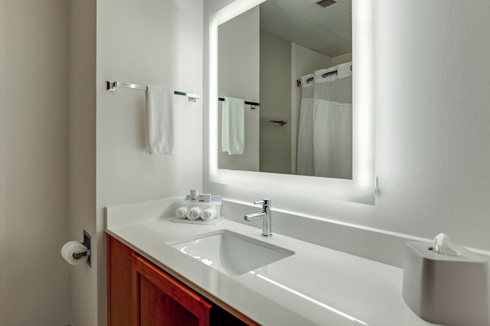 Holiday Inn Express Campbellsville 51/55