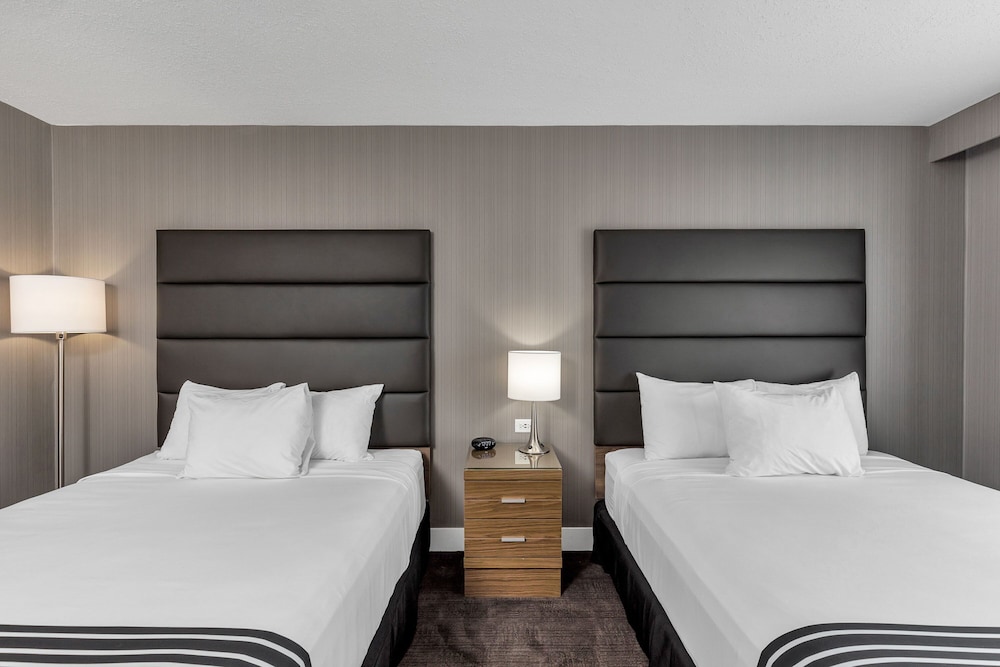 Sandman Hotel Grande Prairie 12/42