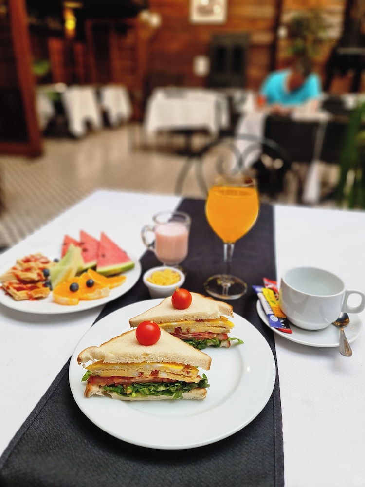 restaurant cafeteria