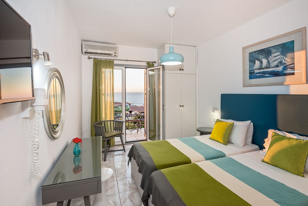 SUPERIOR, DOUBLE OR TWIN BED, SEA VIEW