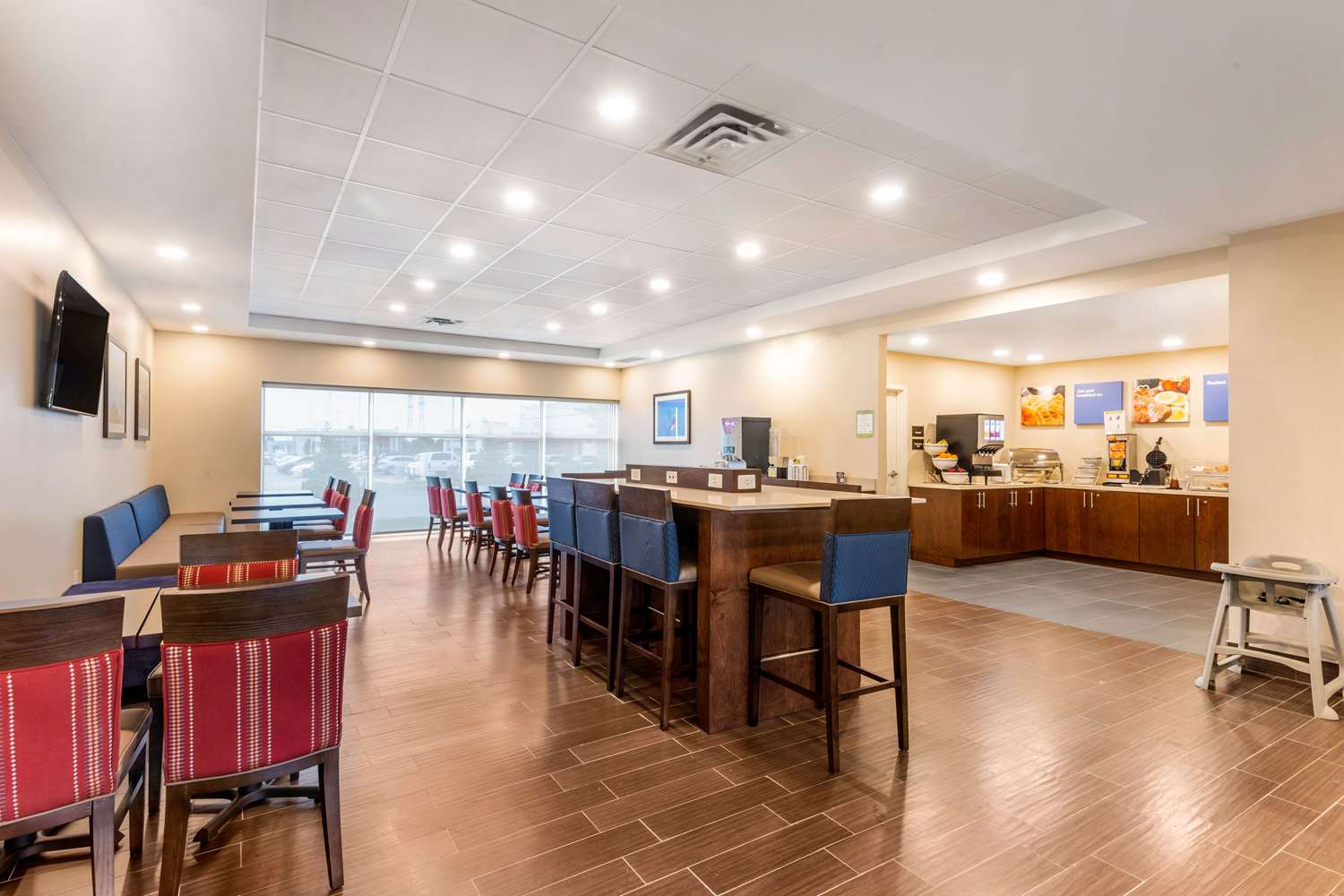 Comfort Inn & Suites Bowmanville 7/12
