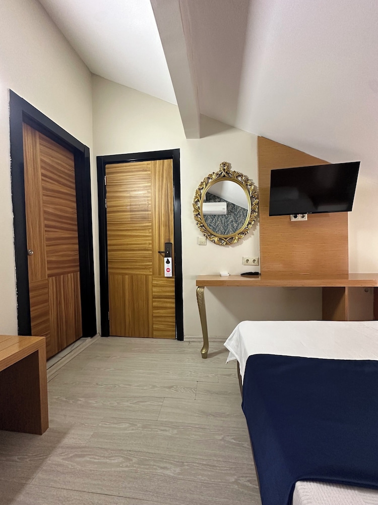 Serenity Suit Hotel 23/50