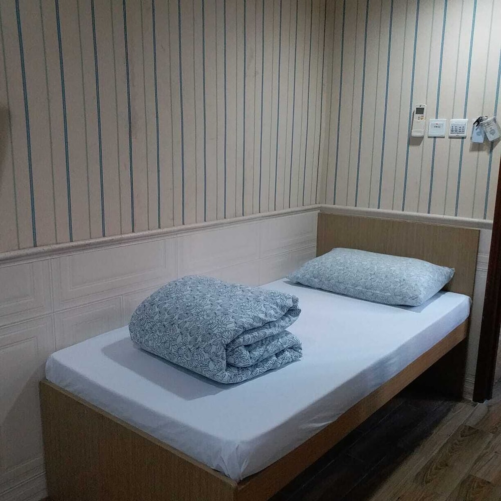 K & B Hostel 37/64