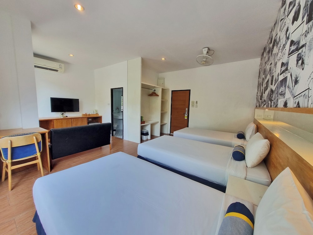 Mar24 Koh Tao Hotel 9/58