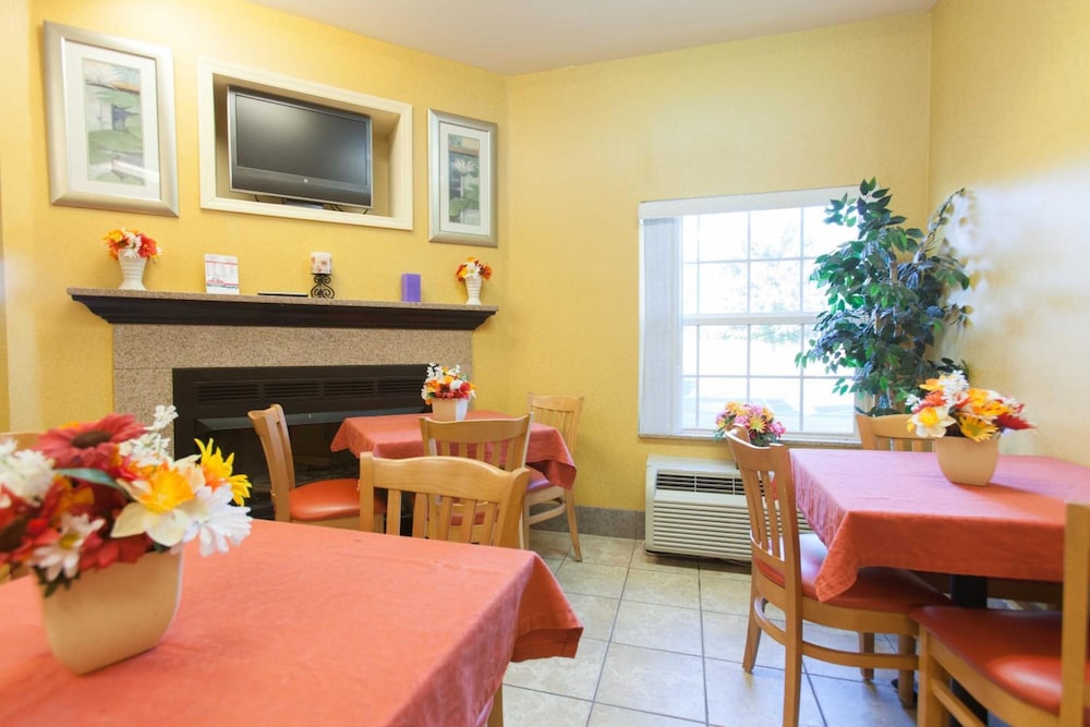 Home Town Inn Ringgold 38/55