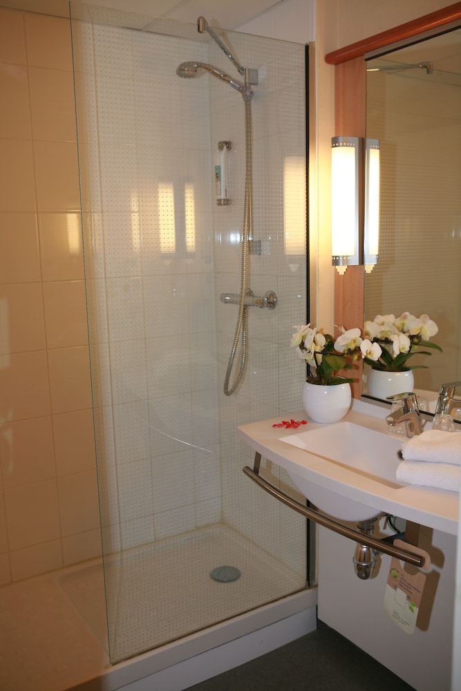 ibis Chateauroux 12/52