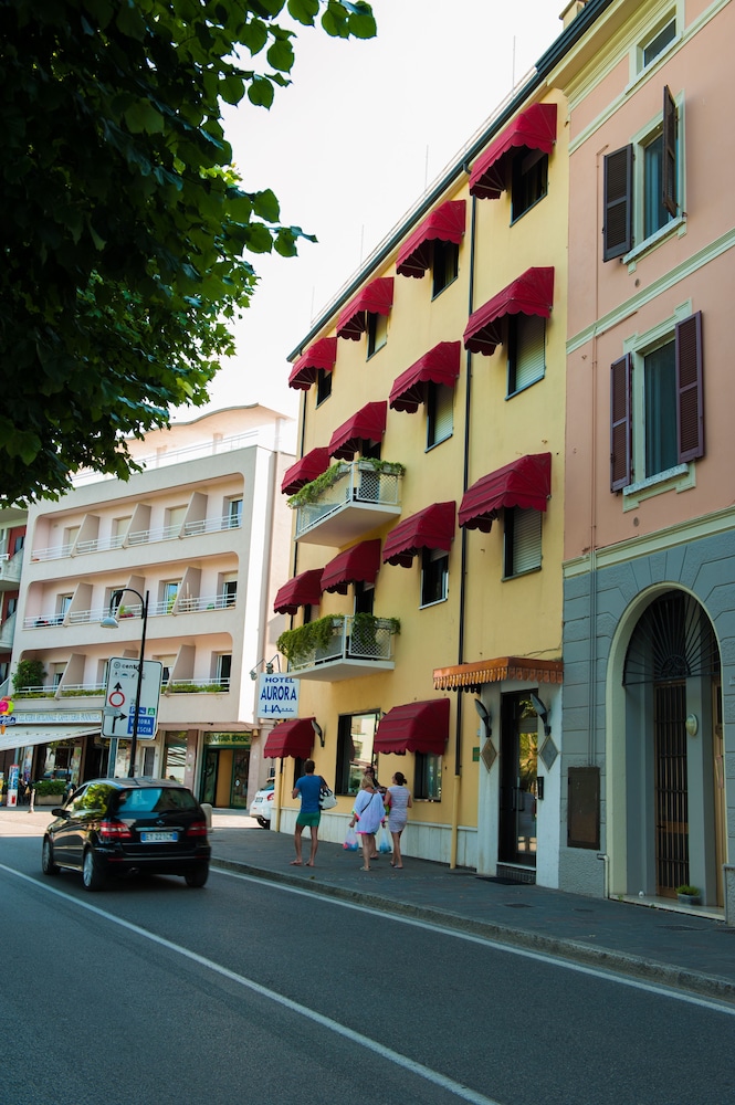 Hotel Aurora 63/74