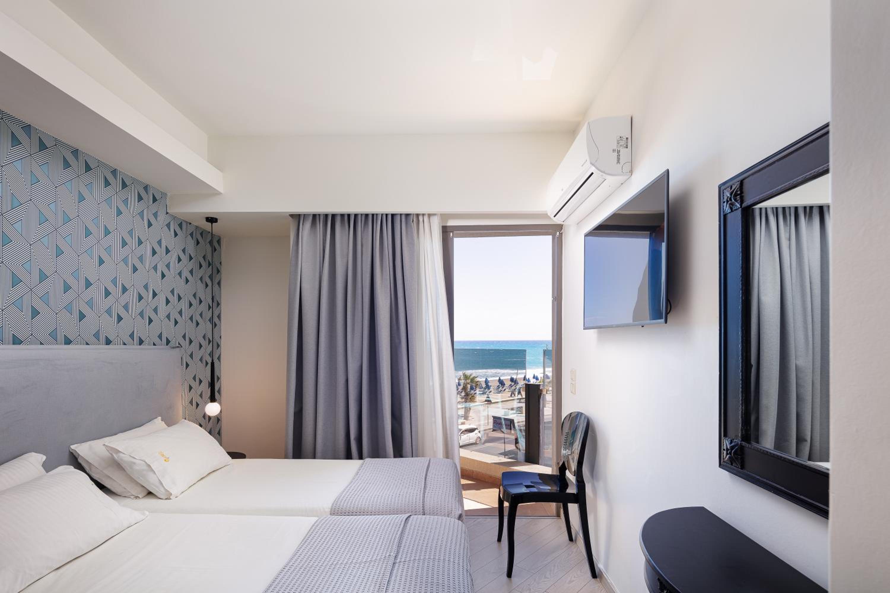 Apartment, Side Sea View