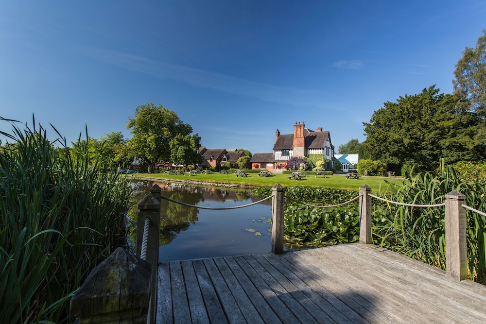 The Moat House 4/49