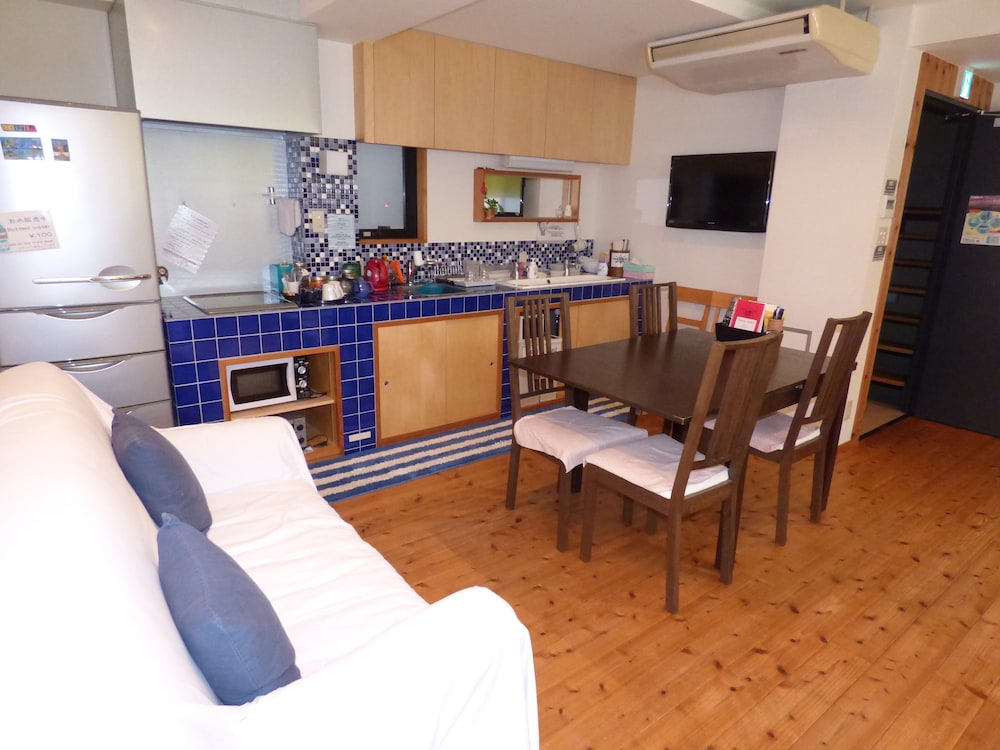 Guesthouse Hyakumanben Cross 28/50