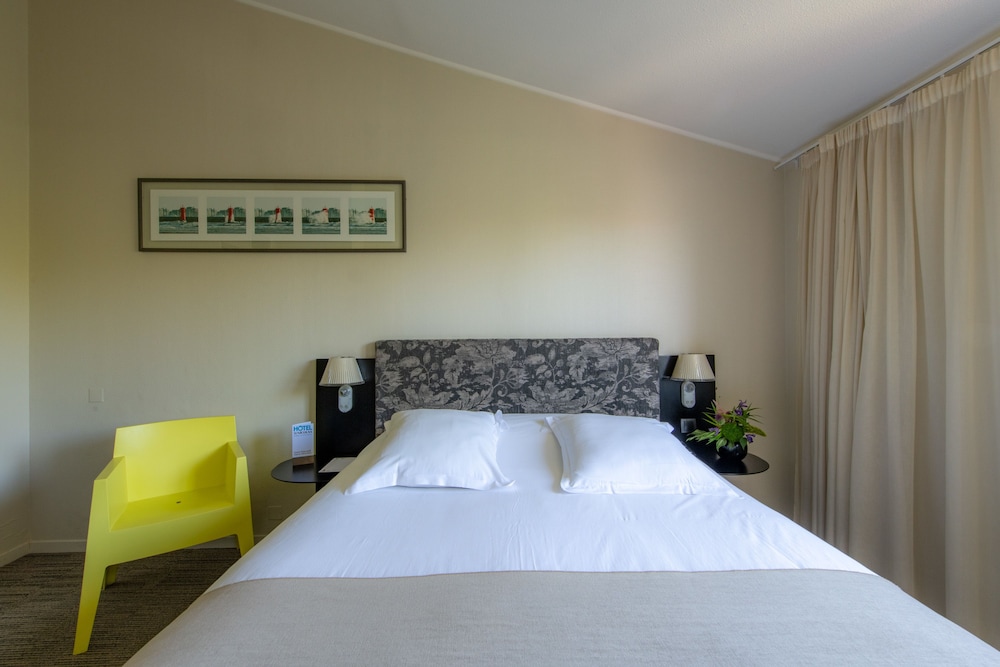 SAINT NICOLAS HOTEL 19/80